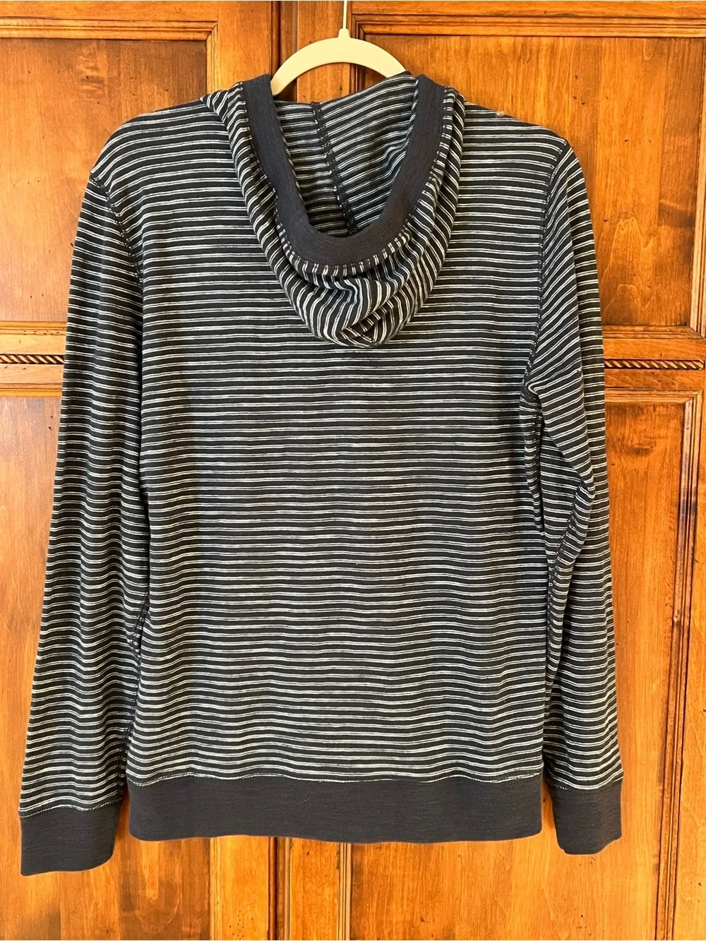 Faherty Men's Sunwashed Slub Hoodie | Navy Stream Stripe | Size S | NWOT - Picture 4 of 10